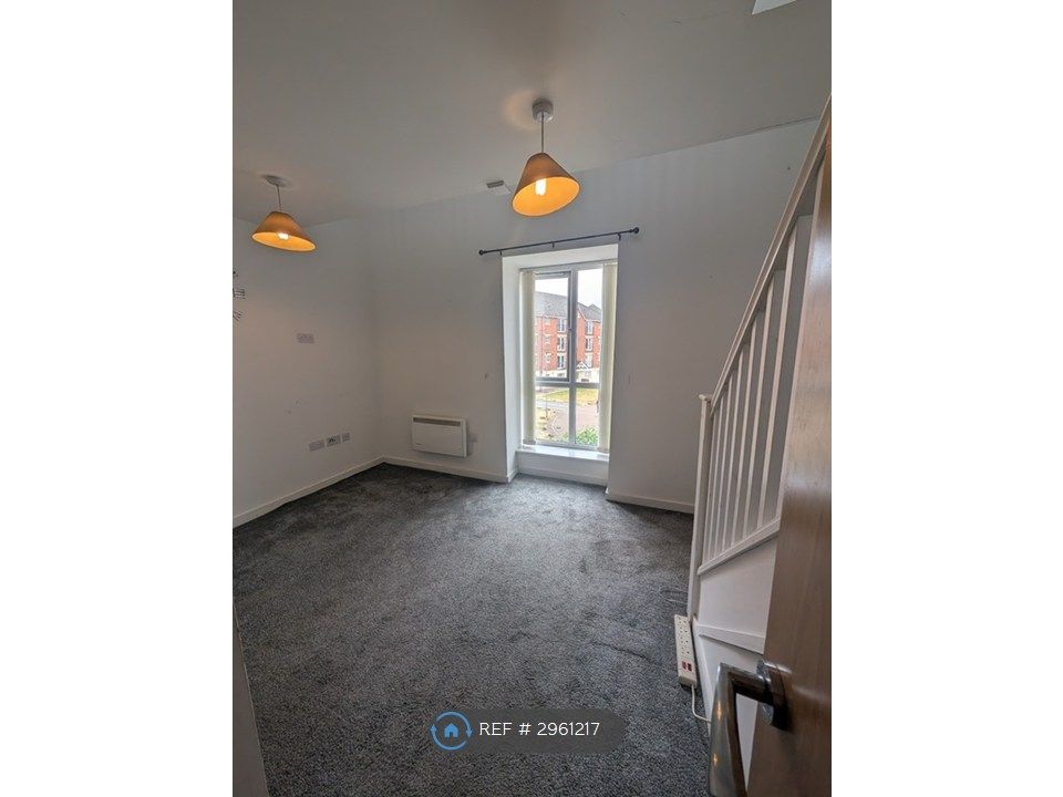 Property photo 2 of 6 Lounge