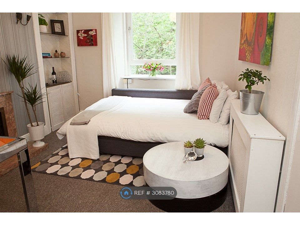 Property photo 3 of 7 Lounge With Sofabed Made Up