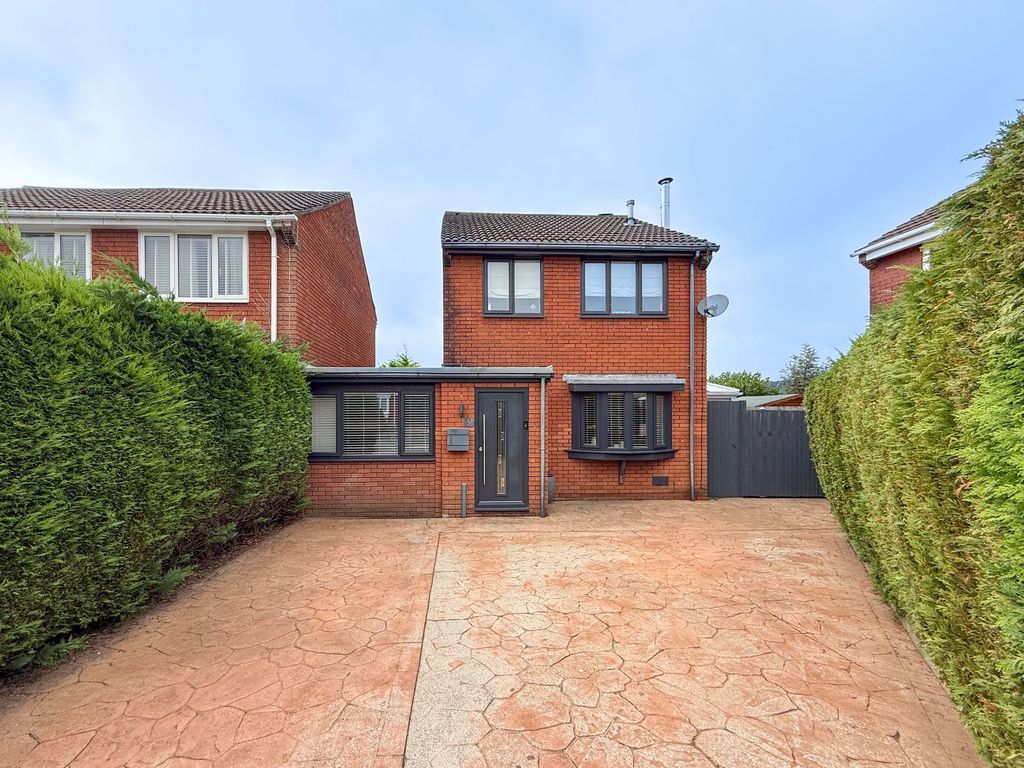 Property photo 1 of 43