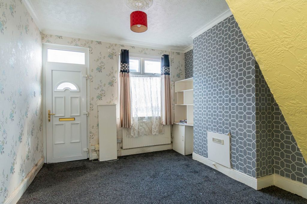 Property photo 3 of 14