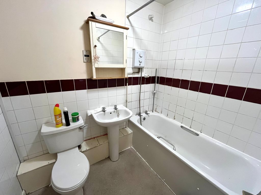 Property photo 3 of 3 Image