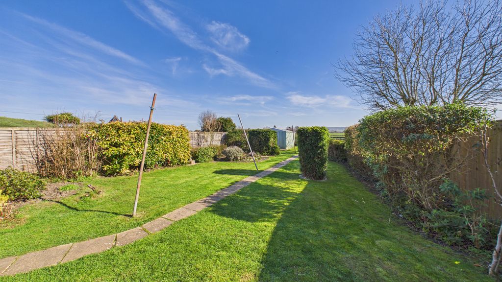 Property photo 2 of 22 Cam04968G0-Pr0101-Still016