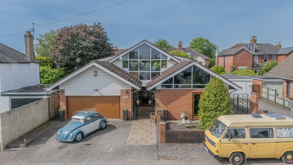 Property photo 1 of 30