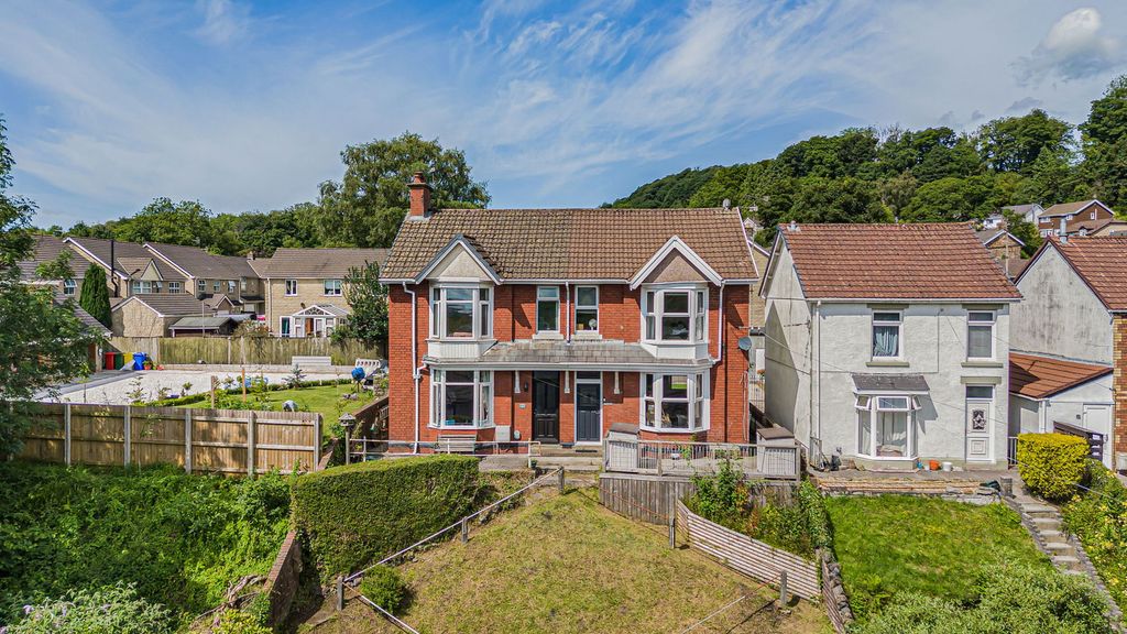Property photo 1 of 31