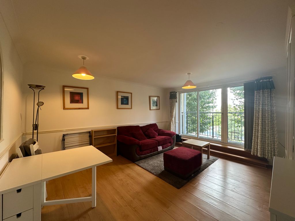 Property photo 3 of 6