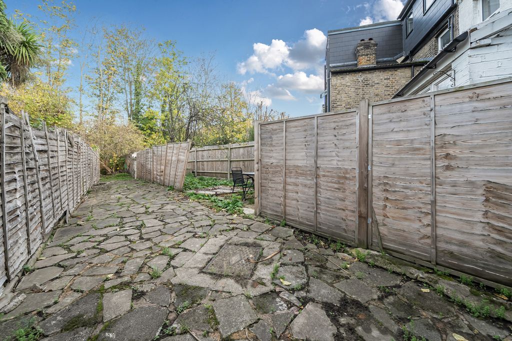 Property photo 3 of 15 Garden