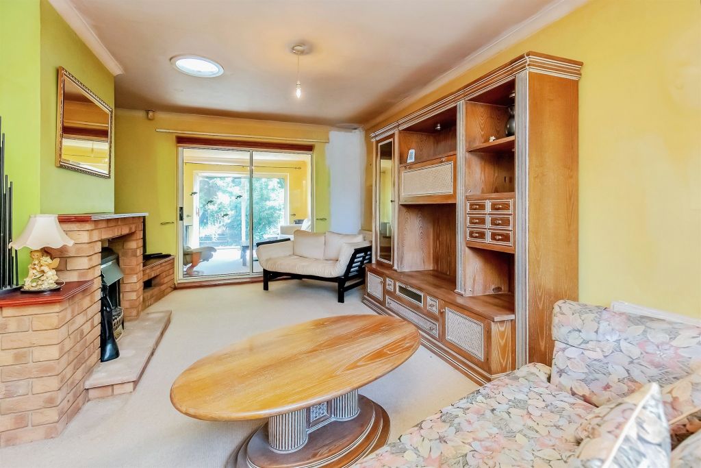 Property photo 3 of 12