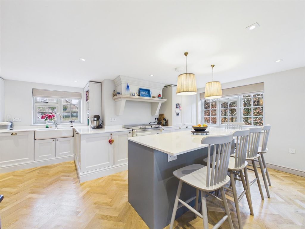 Property photo 2 of 21 Breakfast Bar