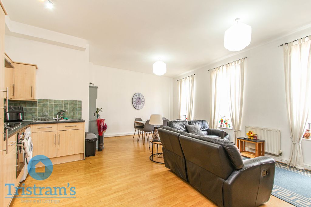 Property photo 2 of 17