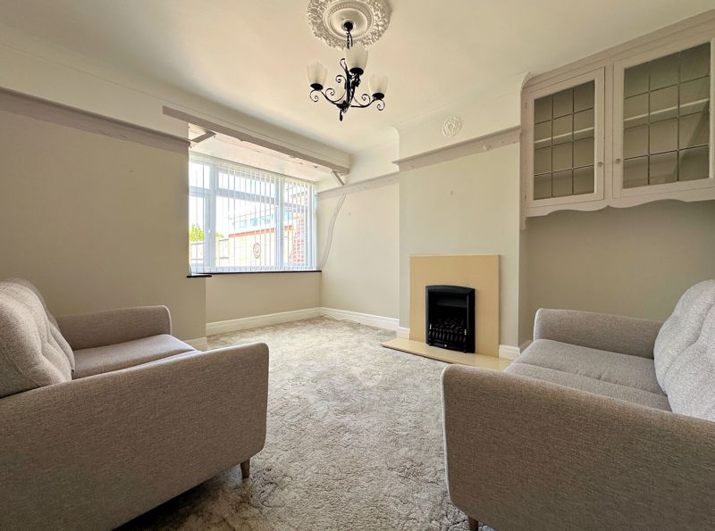 Property photo 2 of 16 Lounge