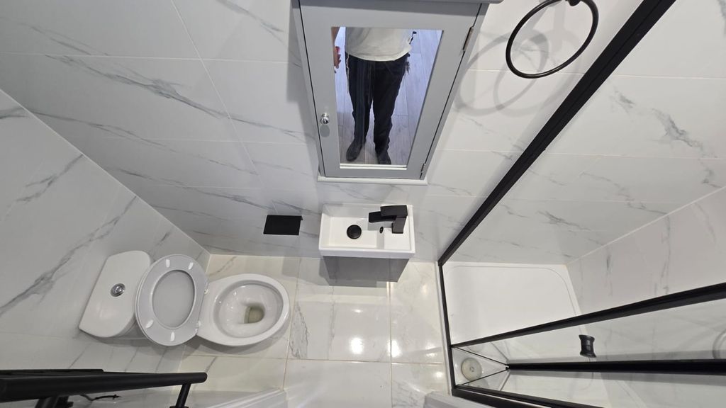 Additional image 4 of 9 bed shared accommodation to rentLedbury Road, London CR0