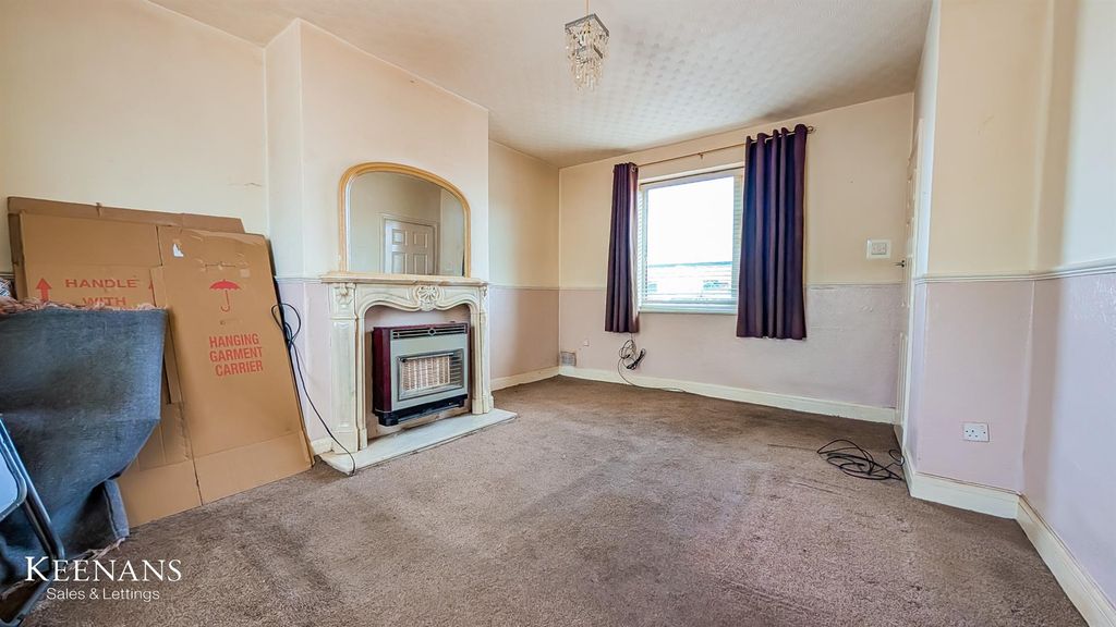 Property photo 3 of 18