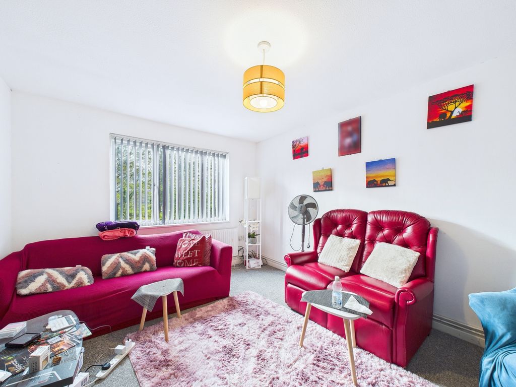 Property photo 3 of 7 Cam01909G0-Pr0437-Still003