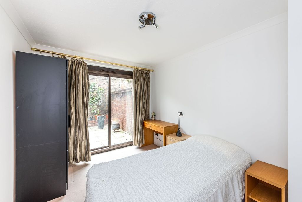 Property photo 3 of 13