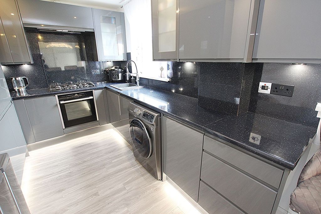 Property photo 2 of 22 Kitchen