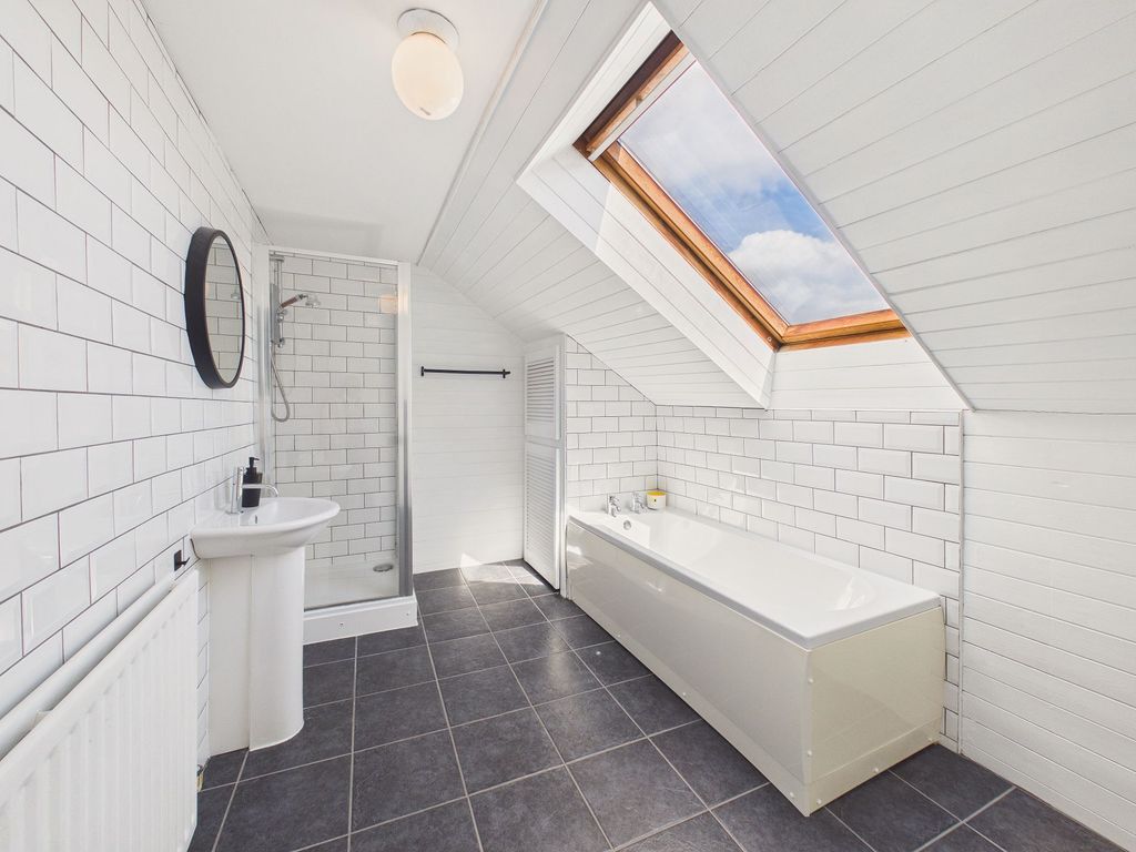 Property photo 2 of 13 Bathroom