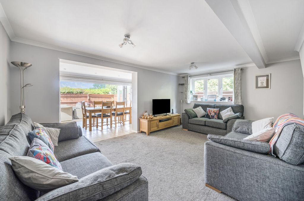 Property photo 2 of 15 1324779-1-6899Ddc...