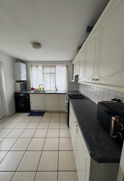 Property photo 2 of 3