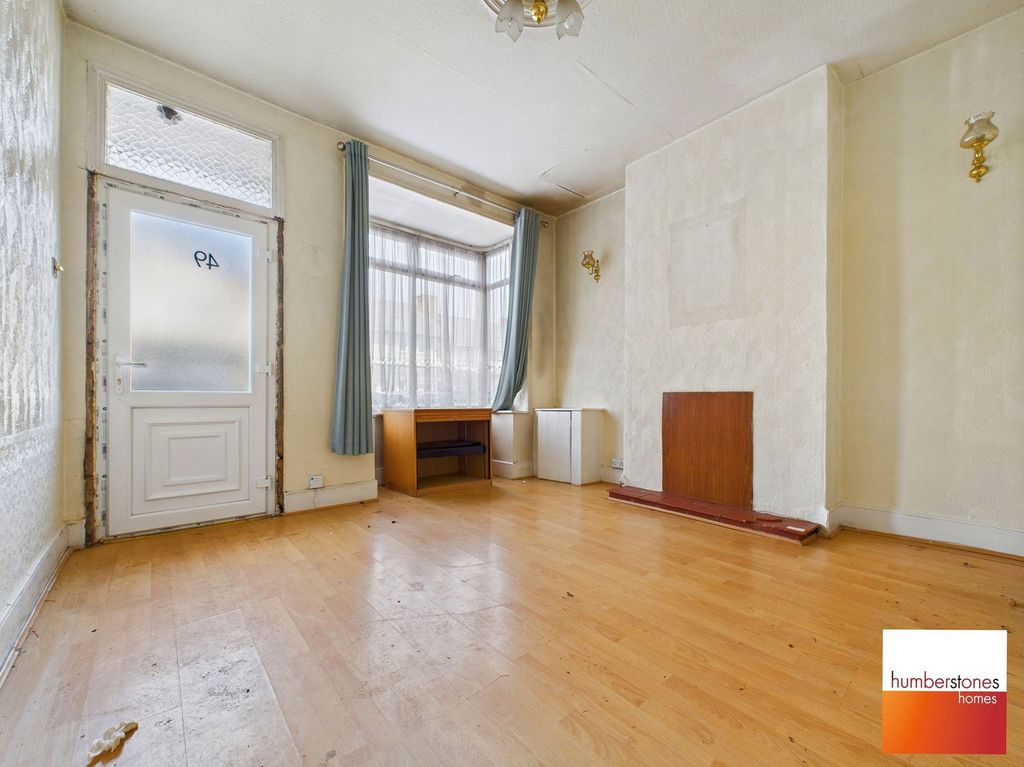 Property photo 2 of 8