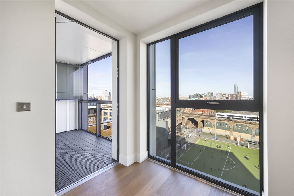 Property photo 3 of 14 Picture No. 02