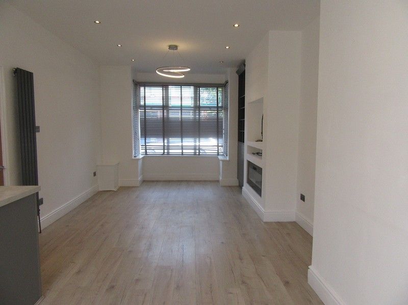 Property photo 2 of 12 Open Plan Lounge
