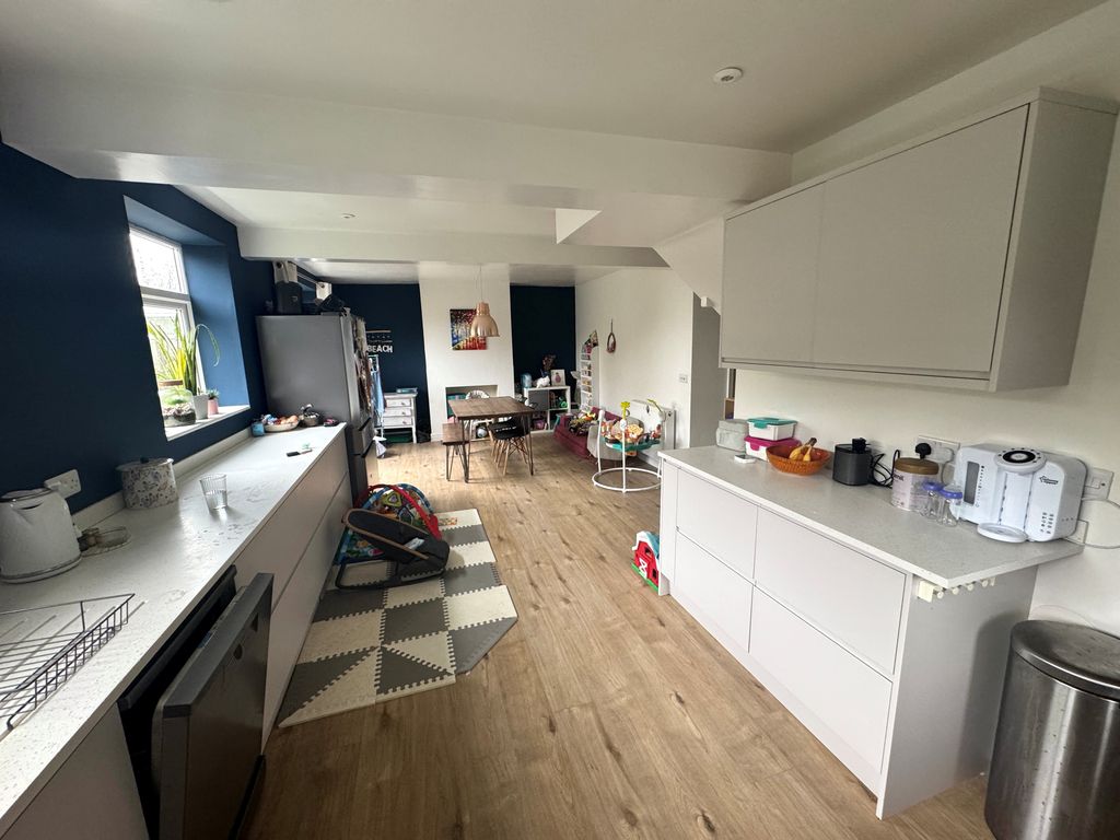 Property photo 3 of 22