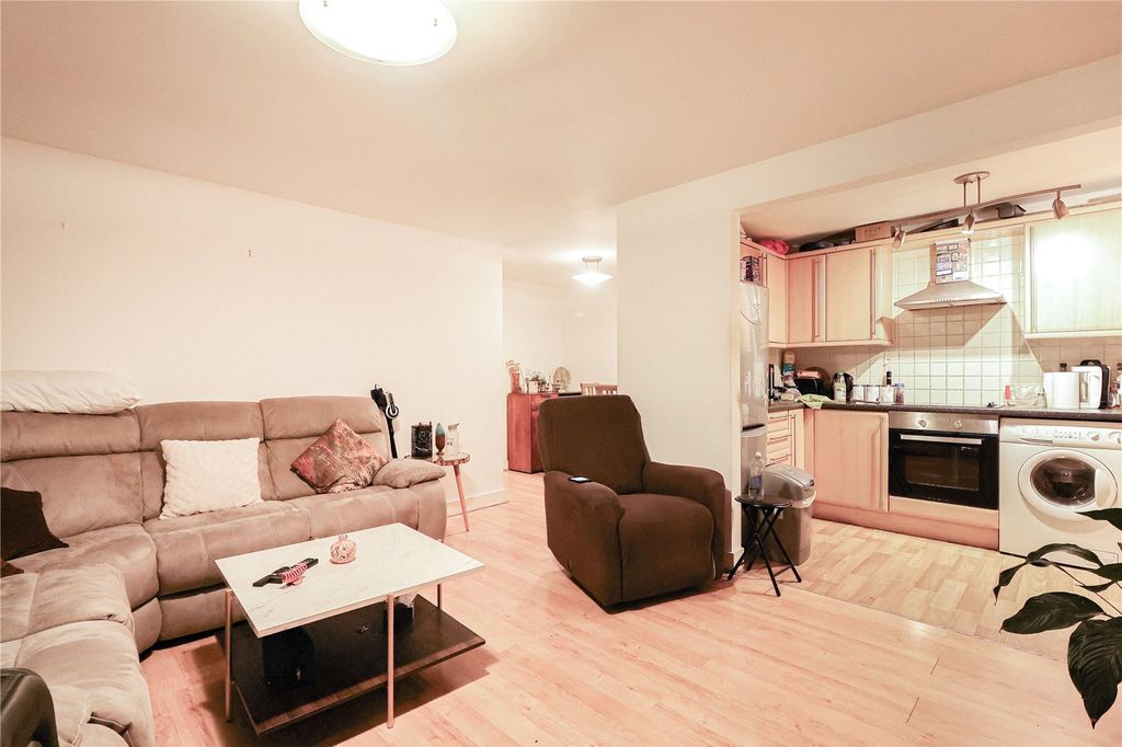 Property photo 3 of 10 Picture No. 11