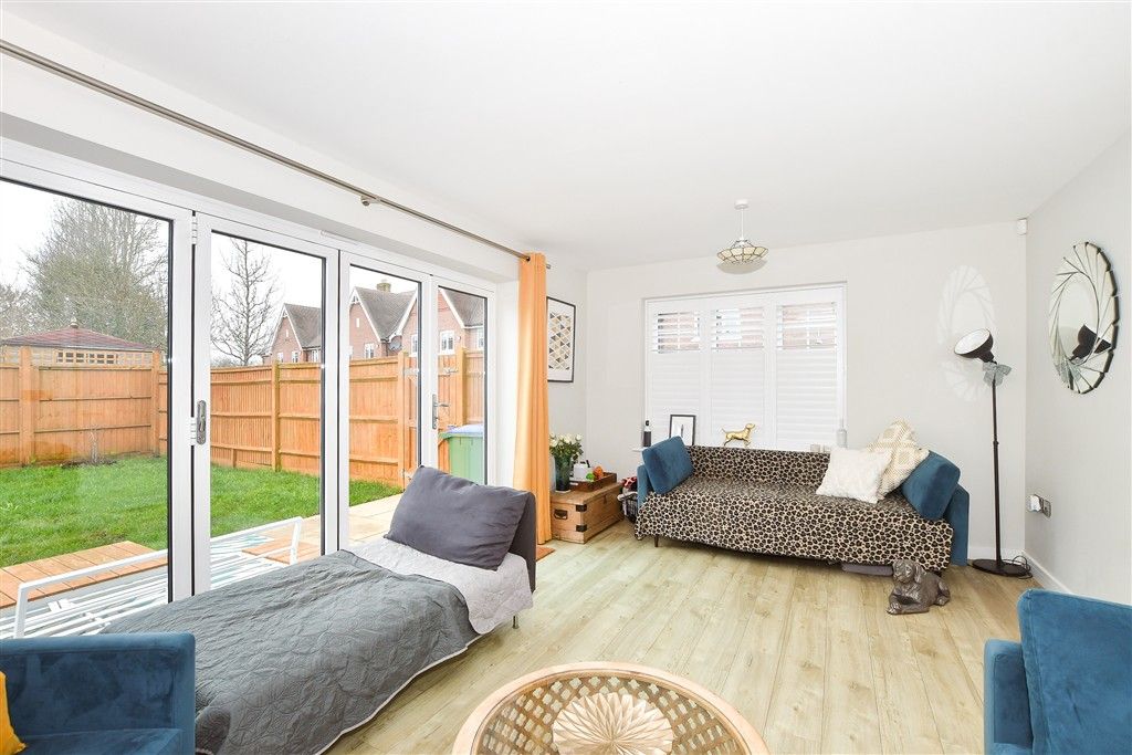 Property photo 2 of 12 Lounge