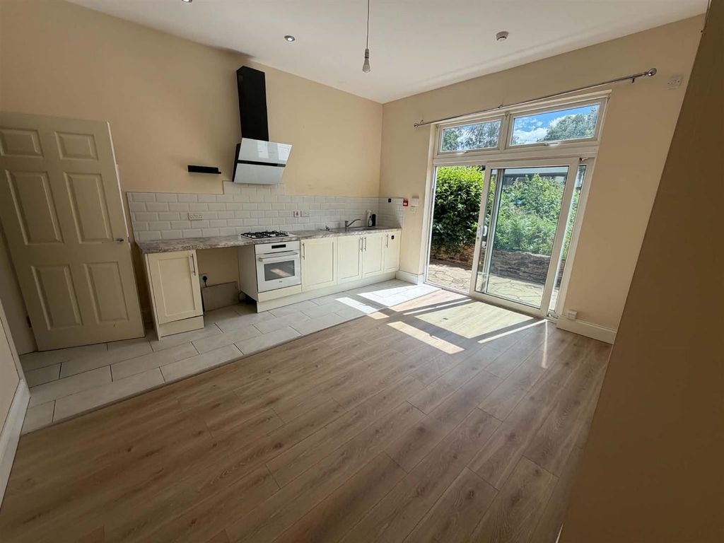 Property photo 3 of 7 726A721E-276F-4F48-9247-Da17Cf2182A4.Jpg