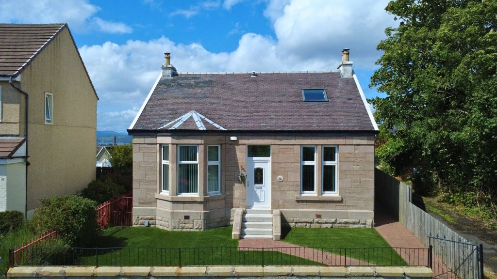 Property photo 2 of 32