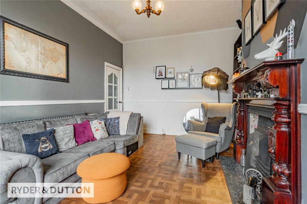 Property photo 2 of 25 Picture No. 12