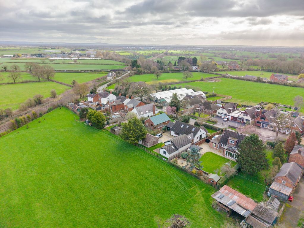 Property photo 3 of 49