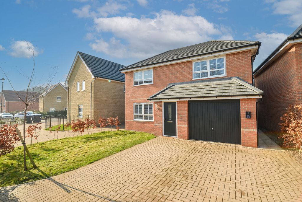 Property photo 1 of 34