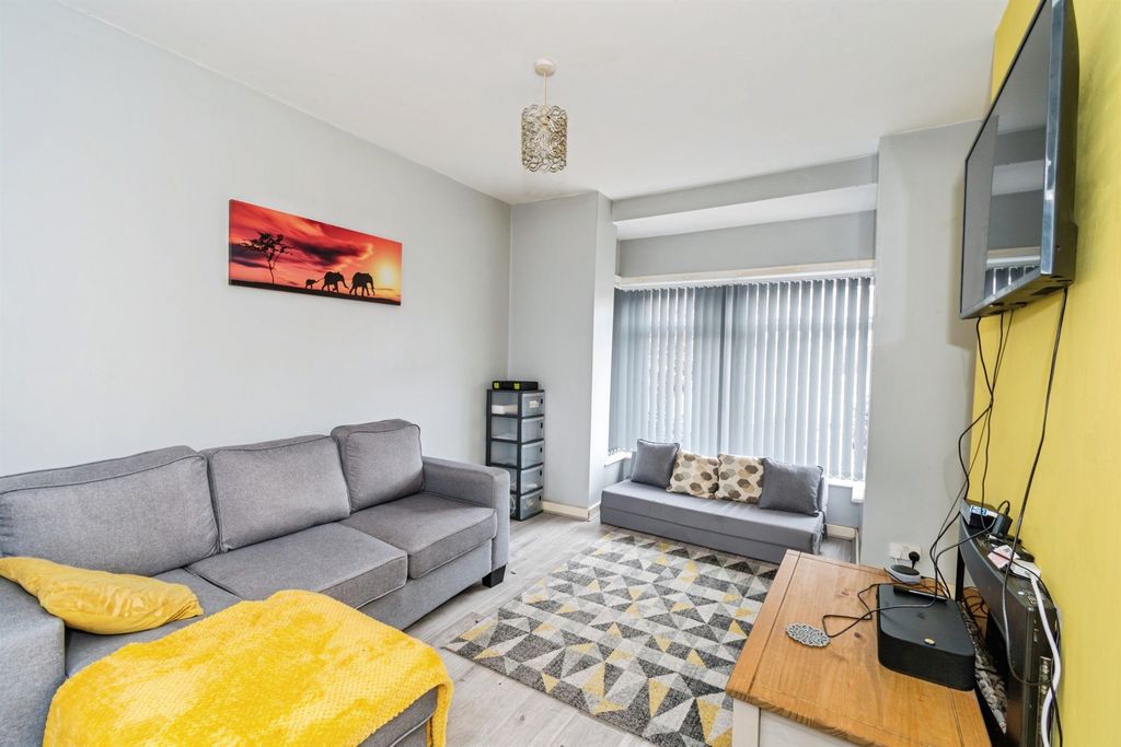 Property photo 3 of 24