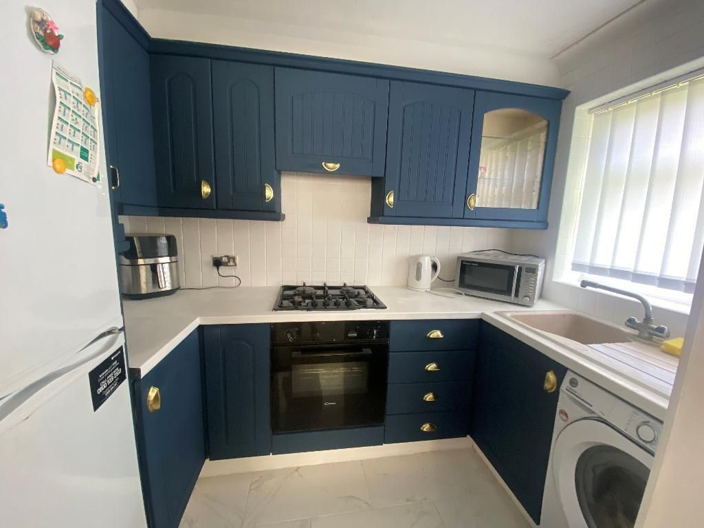 Property photo 1 of 6 Kitchen