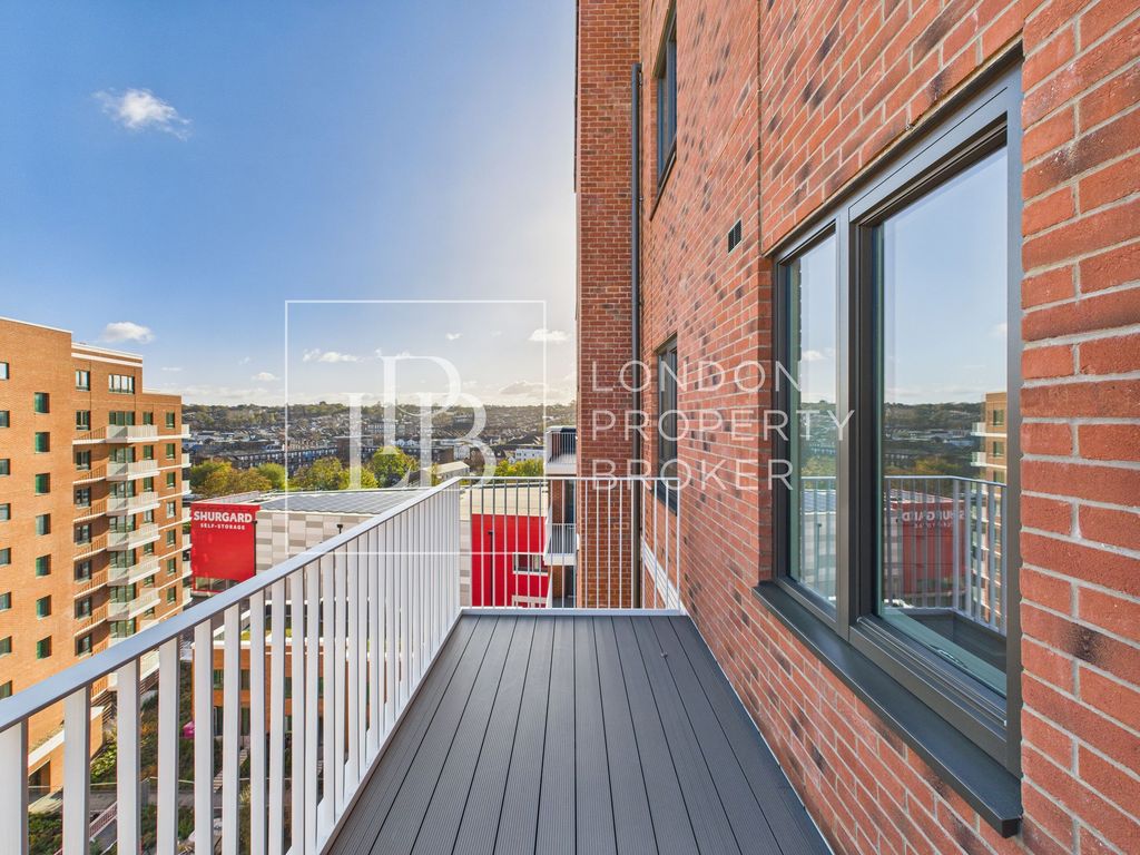 Property photo 3 of 21