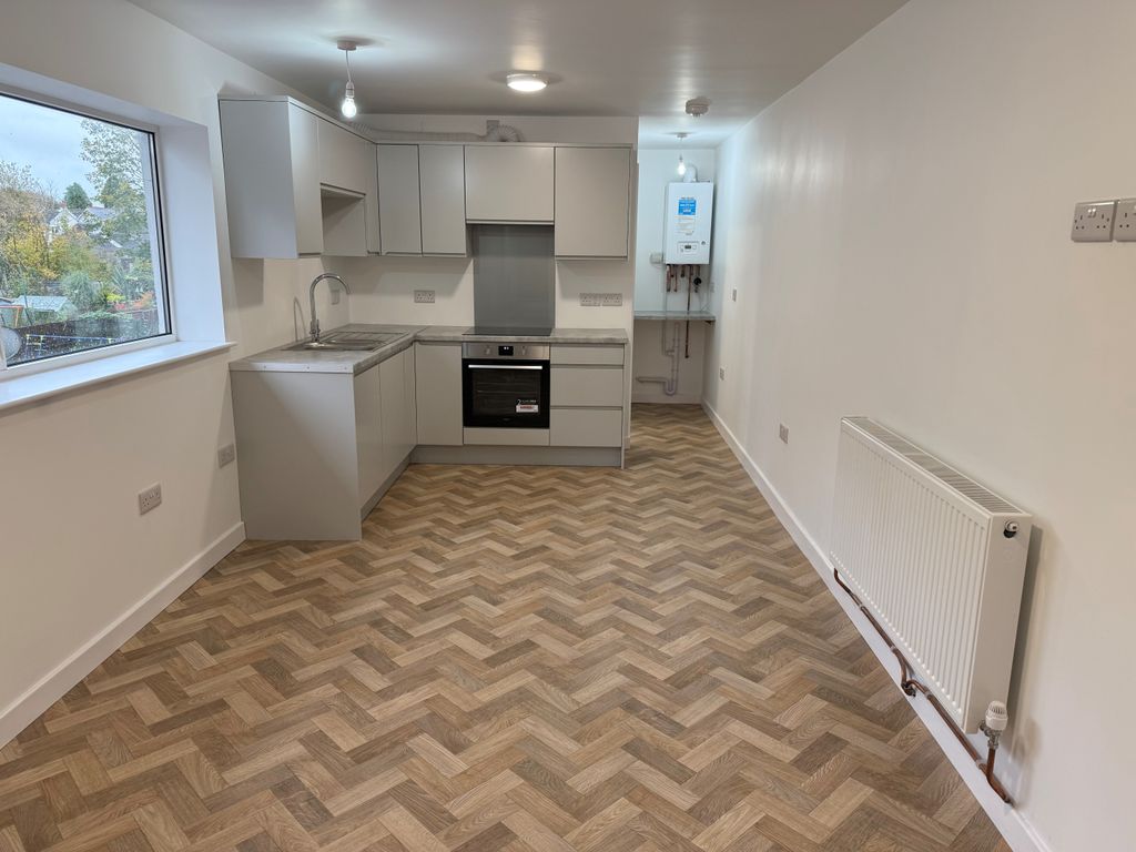 Property photo 2 of 9 Kitchen