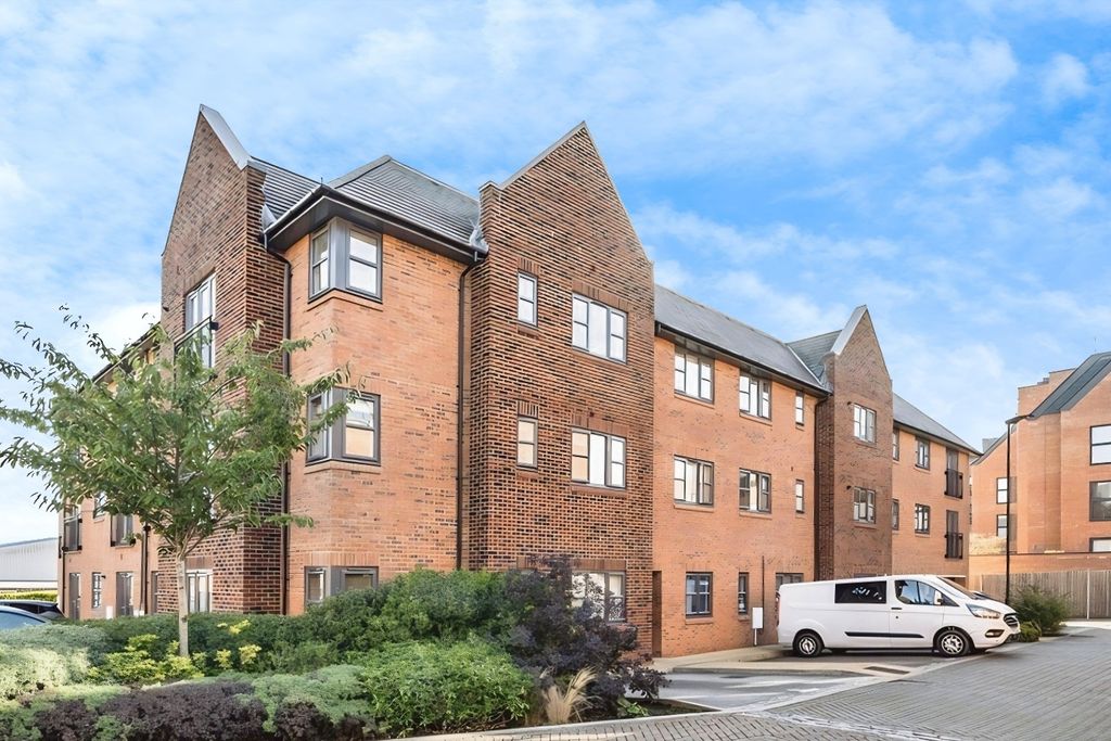 Additional image 5 of 2 bed flat for saleLime Tree House, Carter Court, Hook RG27