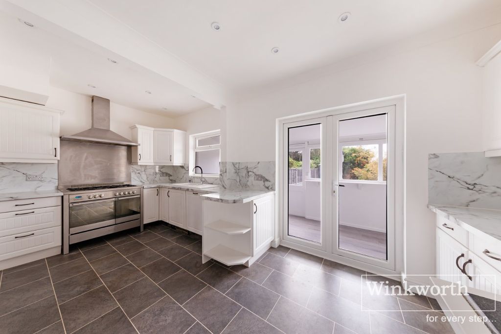 Property photo 1 of 13 Picture No. 11