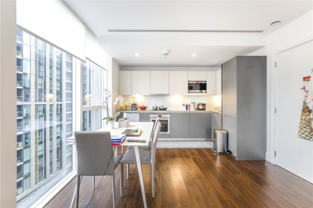 Property photo 3 of 16 Kitchen