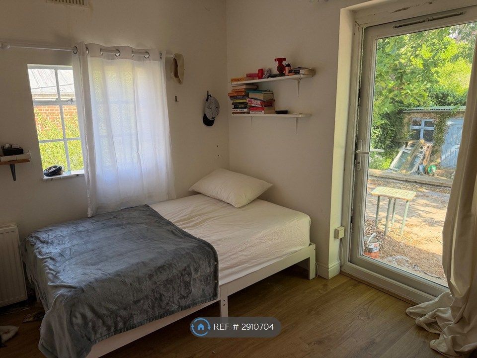 Property photo 2 of 8
