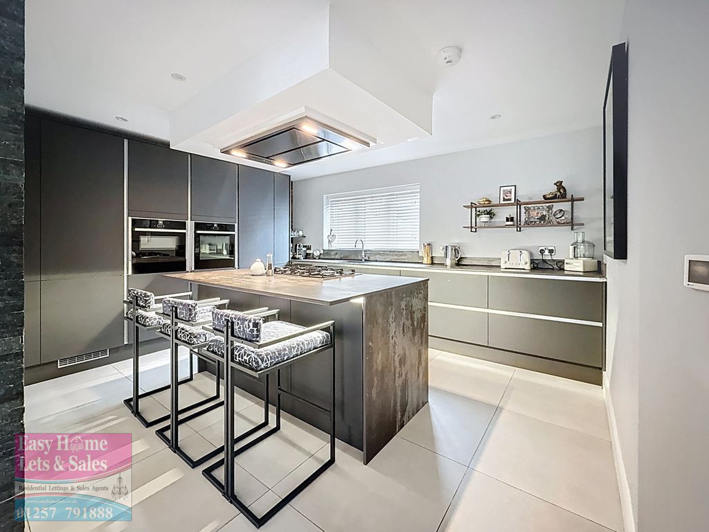 Property photo 1 of 36 Kitchen