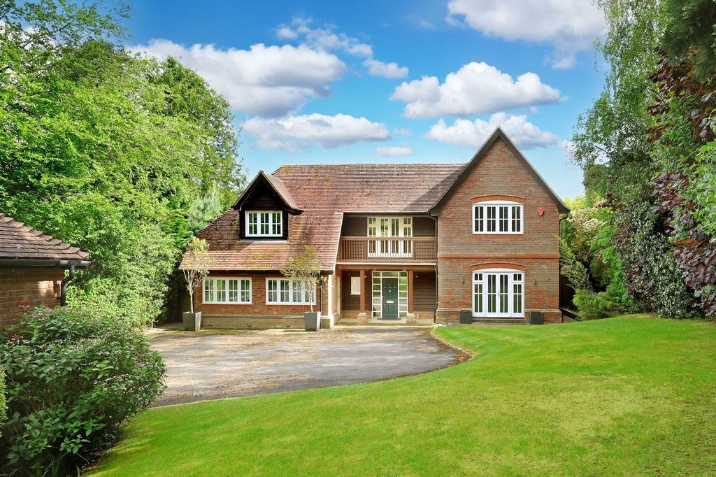 Property photo 1 of 28 Picture No. 04