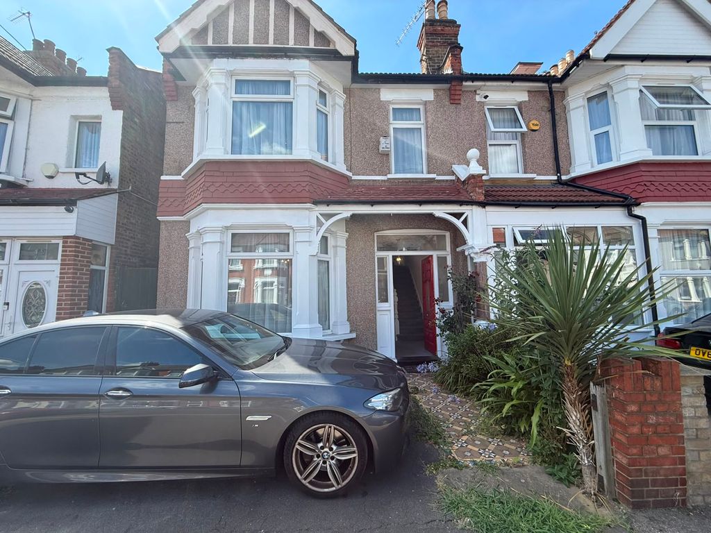 Property photo 2 of 44