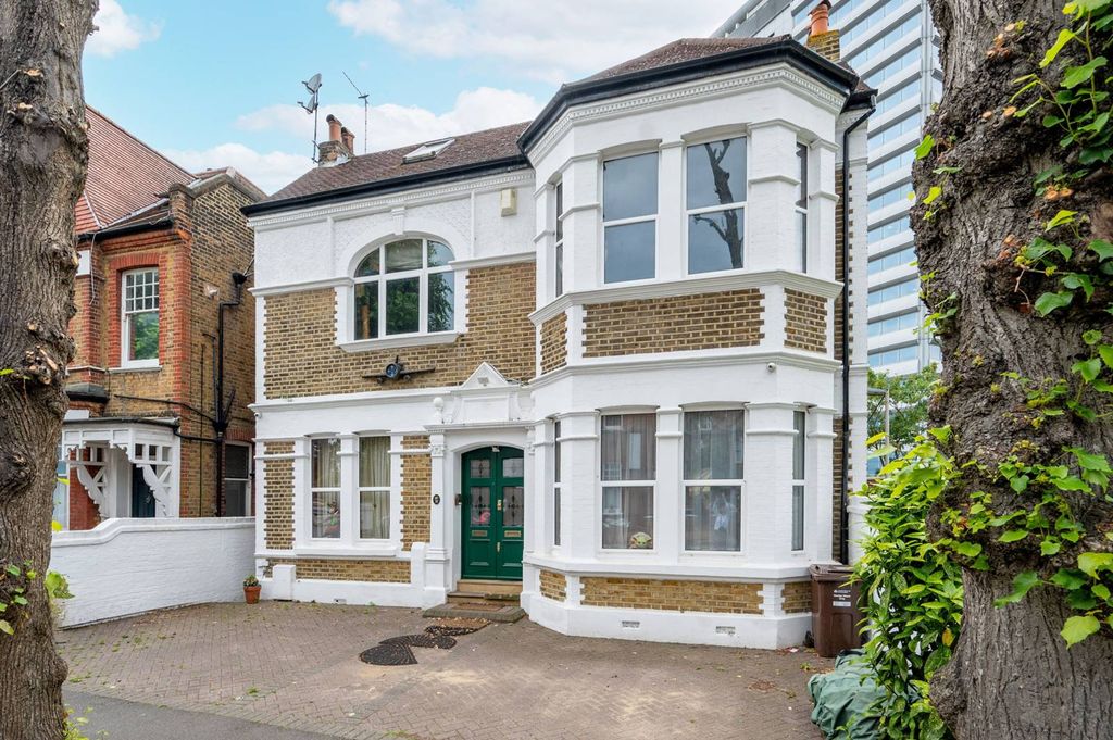 Property photo 1 of 17