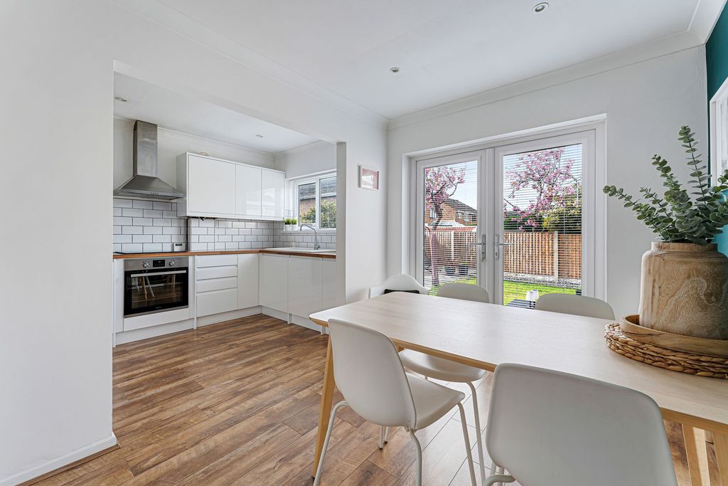 Property photo 3 of 21