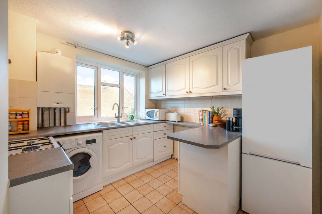 Property photo 3 of 8