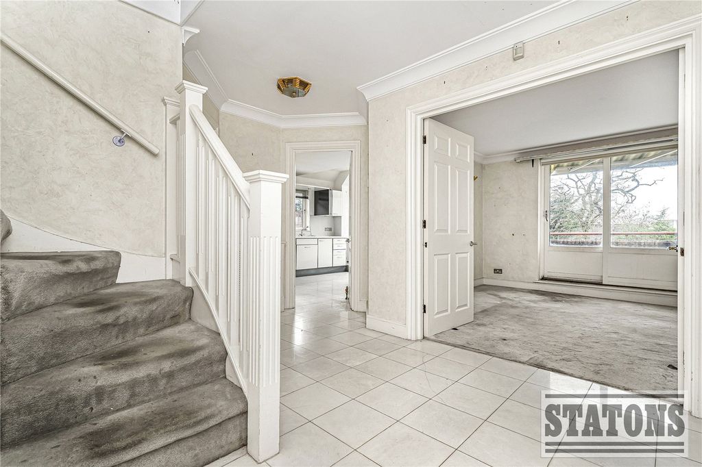 Property photo 2 of 28 Picture No. 20