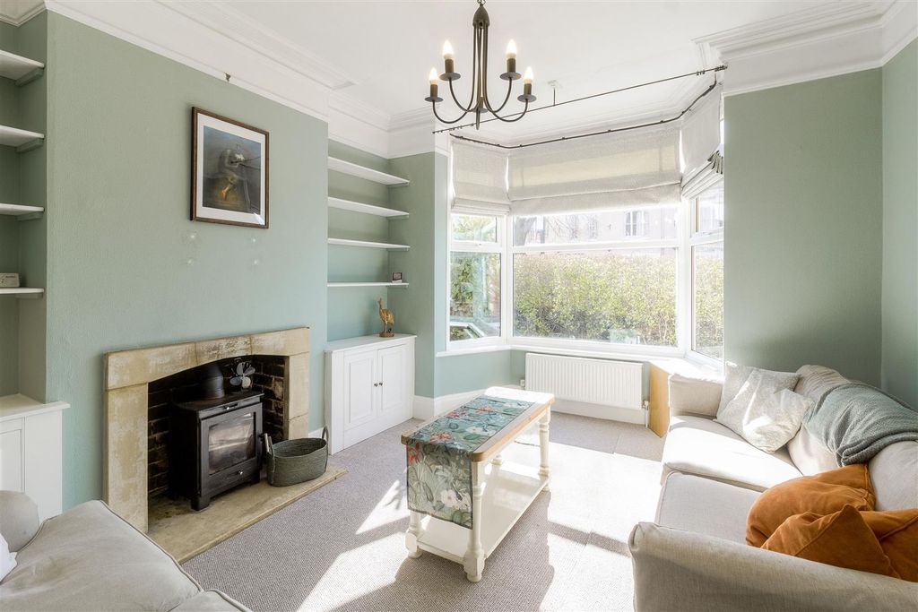 Property photo 3 of 15 Living Room