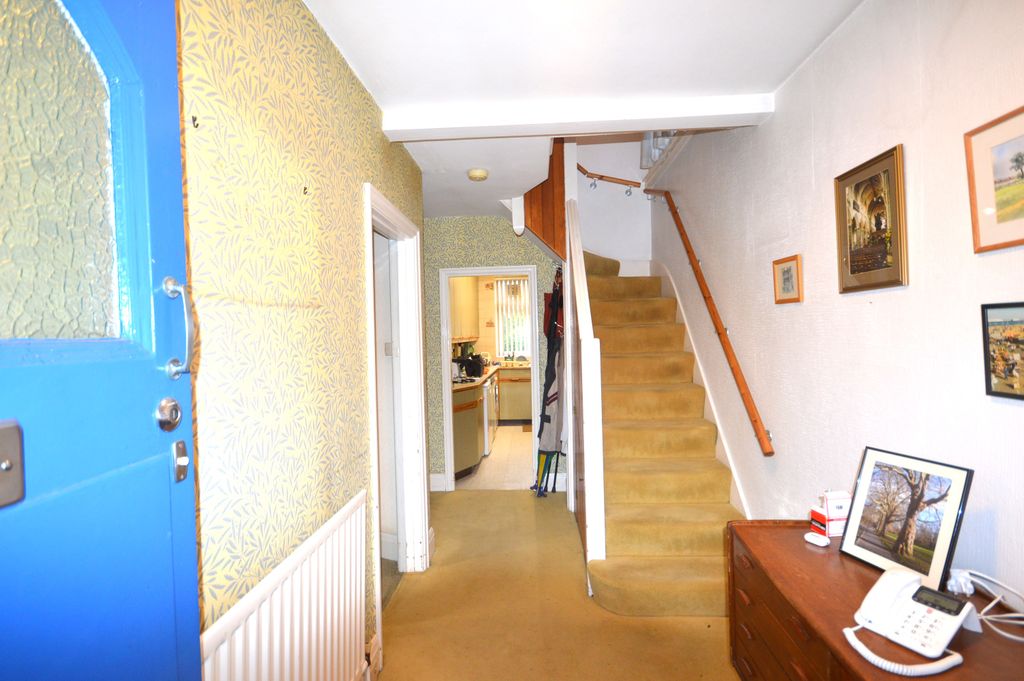 Property photo 2 of 22